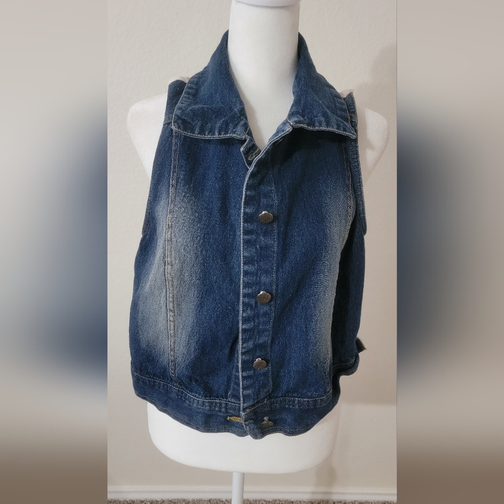 Indigo Thread Co. Medium Denim Sleeveless Vest